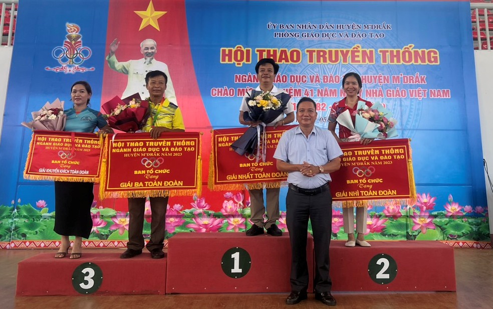Hội thao truyền thống ngành GD&ĐT huyện M’Đrăk năm học 2023-2024